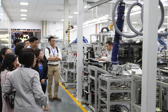 巴斯特的极致天窗工艺开元ky棋牌遇见伟(图3) 巴斯特的极致天窗工艺开元ky棋牌遇见伟(图3)