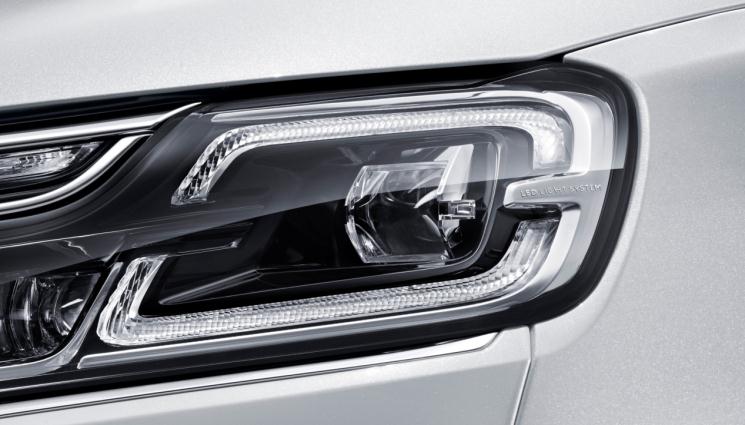 巴斯特的极致天窗工艺开元ky棋牌遇见伟(图9) 巴斯特的极致天窗工艺开元ky棋牌遇见伟(图9)